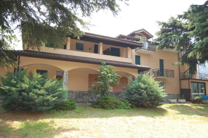 Green Village Accommodations Colico Exterior photo