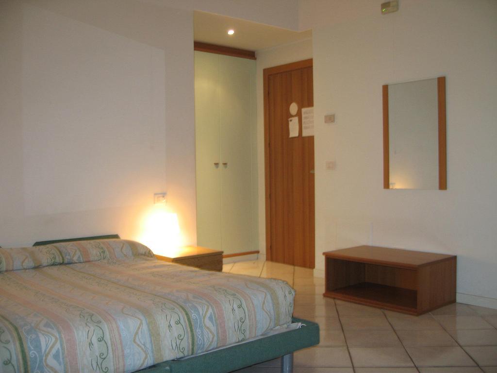 Green Village Accommodations Colico Room photo